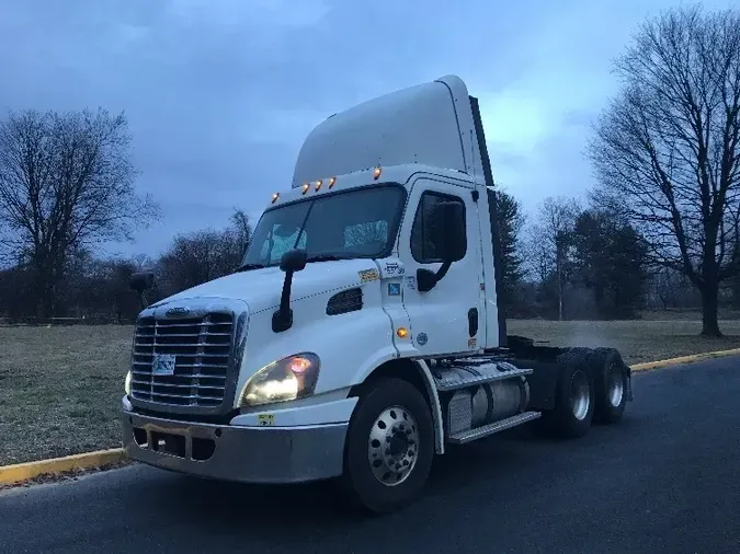 2017 Freightliner X11364ST