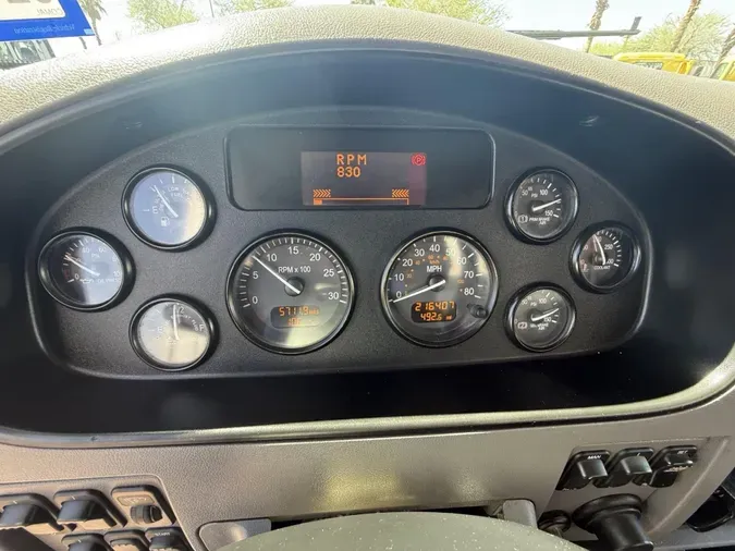 2019 Peterbilt 330