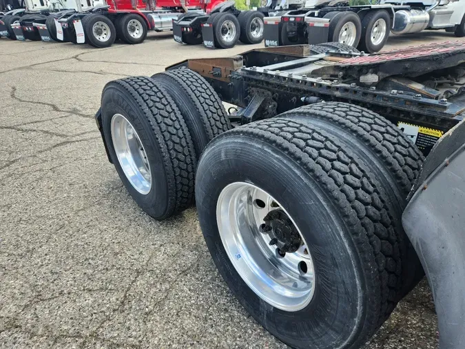 2019 MACK AN64T