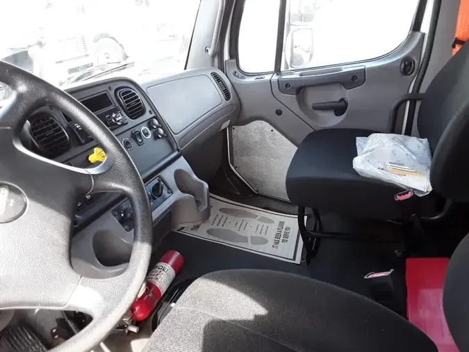 2020 FREIGHTLINER M2 106