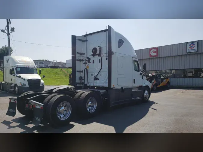 2020 Freightliner Cascadia