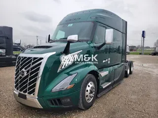 2025 VOLVO VNL64TV04