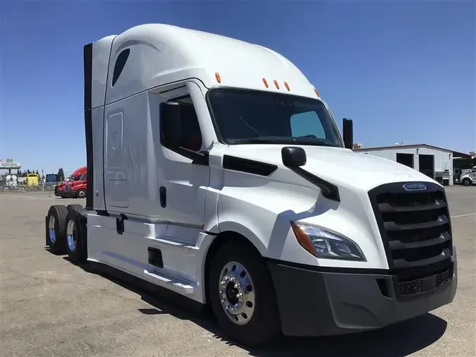 2021 FREIGHTLINER CA126