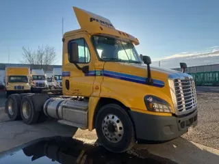 2016 Freightliner X12564ST