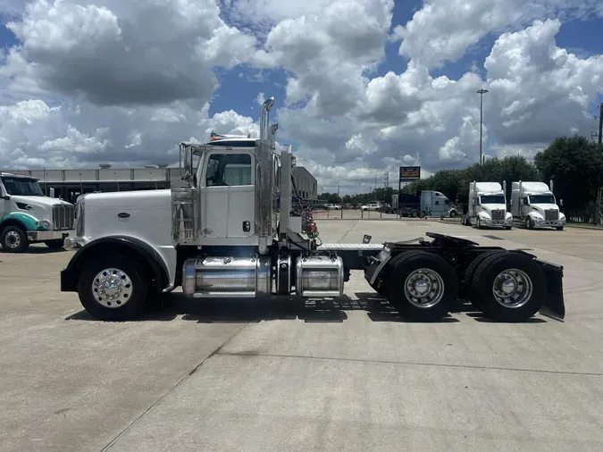 2020 Peterbilt 389