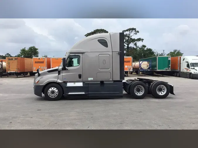 2023 Freightliner Cascadia