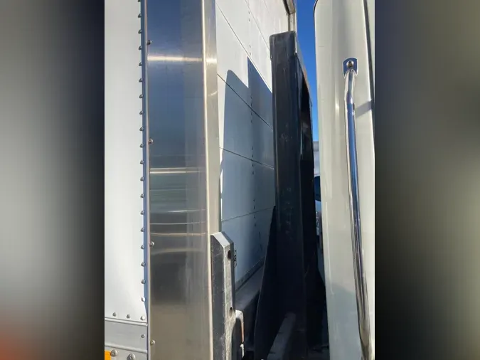 2020 FREIGHTLINER/MERCEDES M2 106