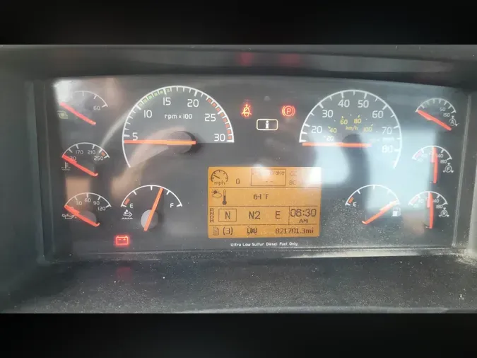 2018 Volvo VNL300