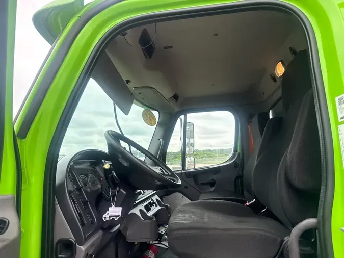 2020 FREIGHTLINER/MERCEDES M2 106