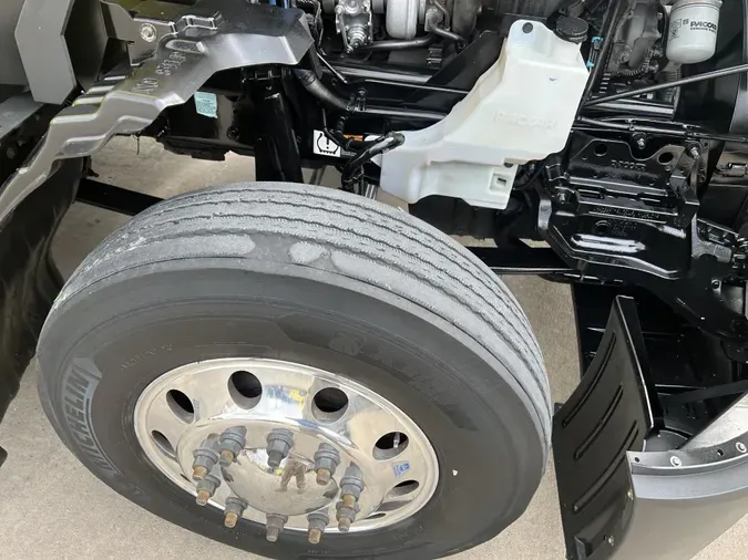 2023 Kenworth T680