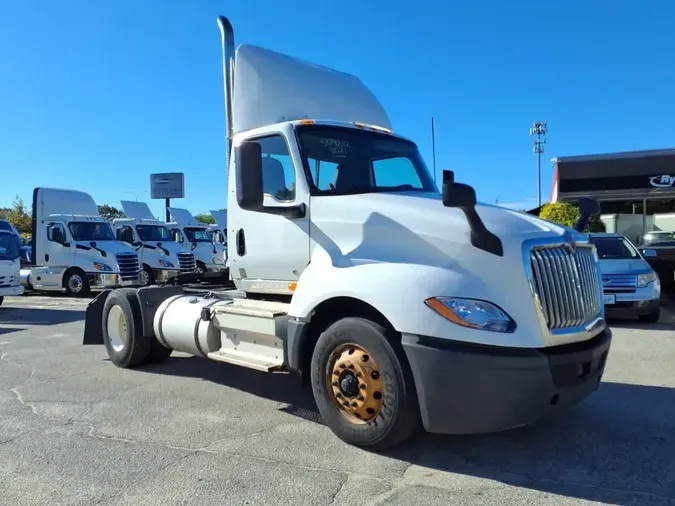 2021 NAVISTAR INTERNATIONAL LT625 DAYCAB S/A