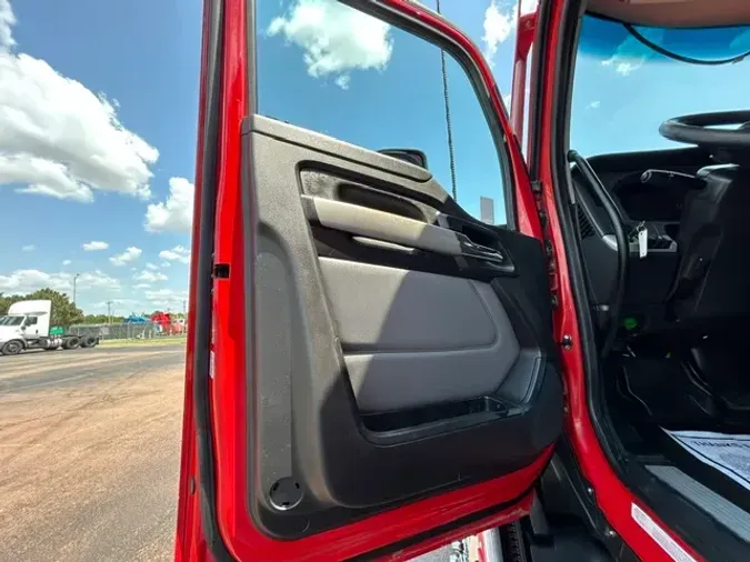 2023 KENWORTH T680