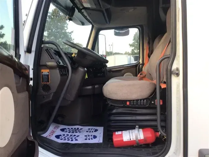 2018 VOLVO VNL670