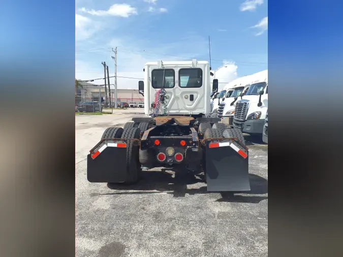 2016 FREIGHTLINER/MERCEDES CASCADIA 125