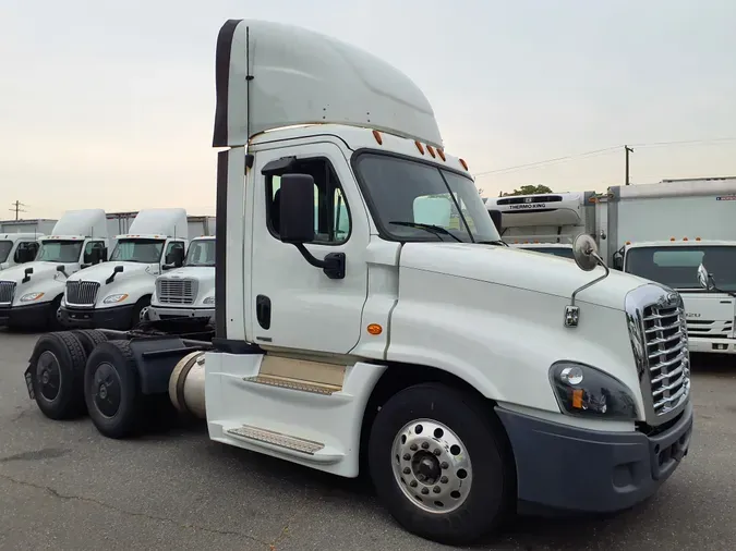 2019 FREIGHTLINER/MERCEDES CASCADIA 125