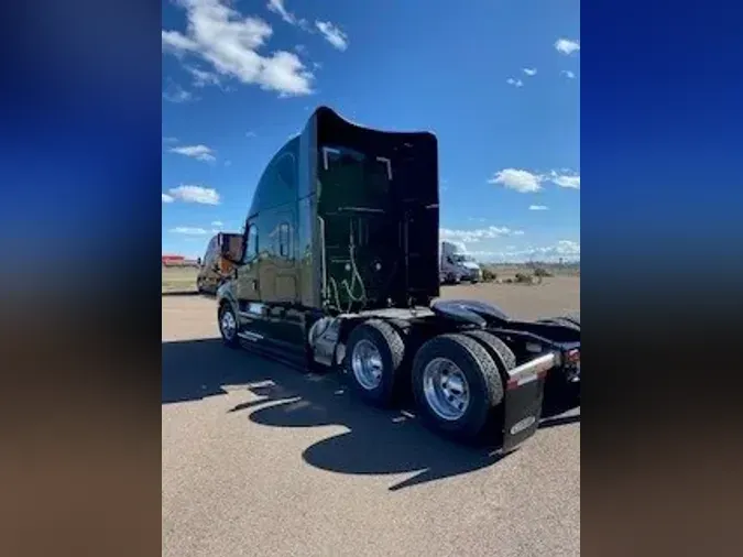 2025 Freightliner New Cascadia