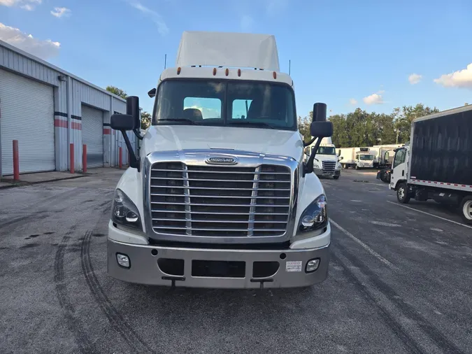 2018 FREIGHTLINER/MERCEDES CASCADIA 125