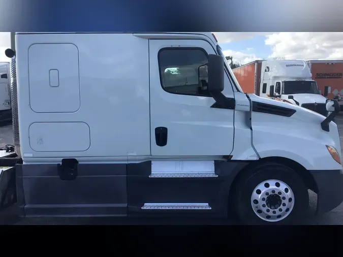 2020 Freightliner Cascadia 126b80a05dce676041c5341d7ac30a1a480