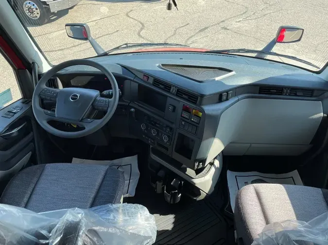 2026 VOLVO VNL64T860