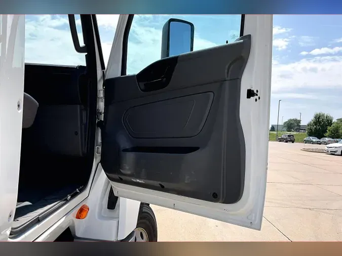 2021 INT LT625 6x4