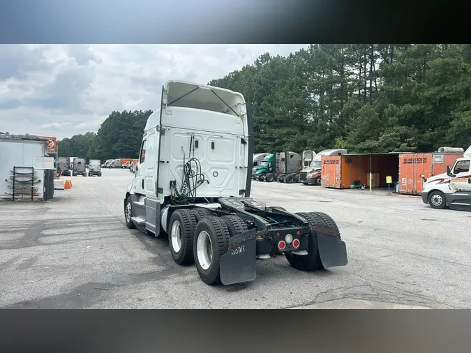 2020 Freightliner Cascadia 126