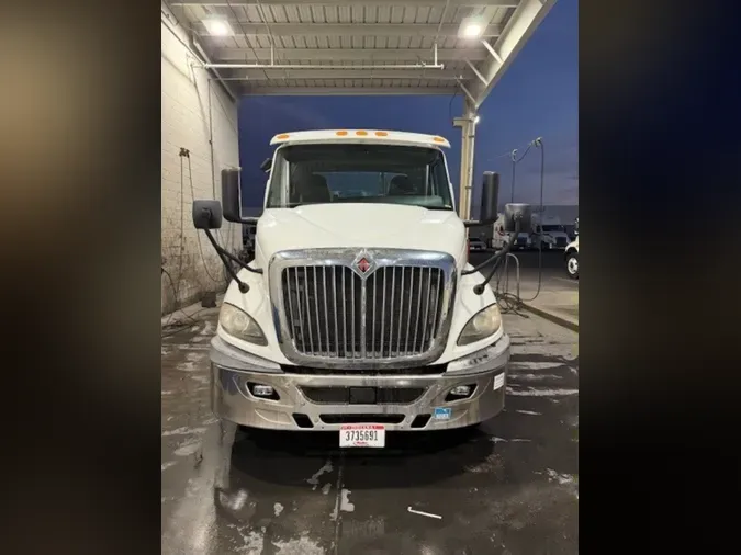 2019 NAVISTAR INTERNATIONAL RH613 DAYCAB S/A