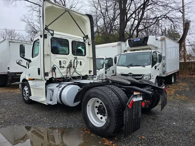 2019 FREIGHTLINER/MERCEDES NEW CASCADIA 116