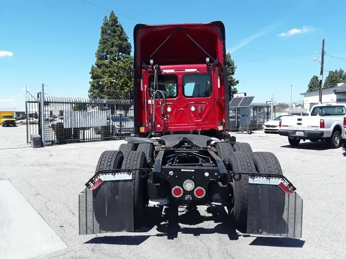 2020 FREIGHTLINER/MERCEDES CASCADIA 125