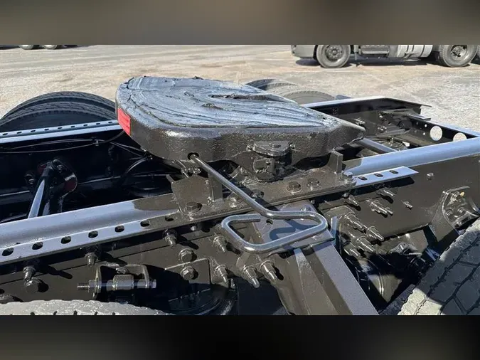 2021 INTERNATIONAL LT