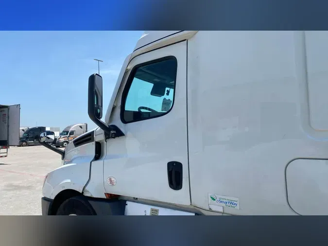 2022 Freightliner Cascadia 126