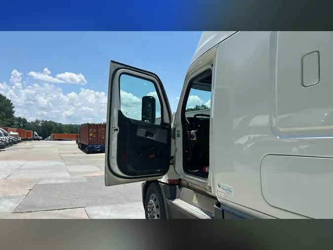 2022 Freightliner Cascadia 126