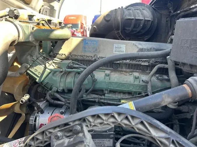 2015 VOLVO VNL64T630