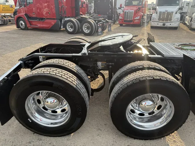 2023 Peterbilt 389