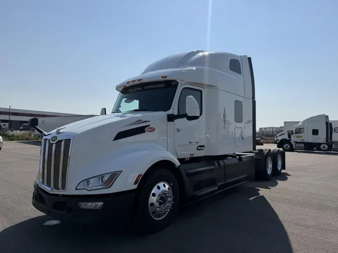 2023 Peterbilt 579b82044b6fc1745d602866d2577efbc9c