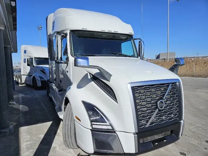 2020 VOLVO VNL64T760