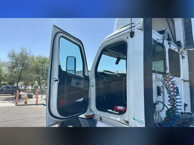 2019 Freightliner Cascadia 126b822ade9cb3cd86b8960ffb93d39cf58