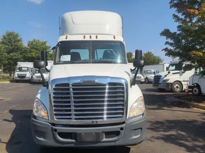 2017 FREIGHTLINER/MERCEDES CASCADIA 125