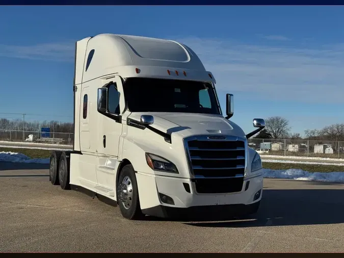 2023 FREIGHTLINER Cascadia 126