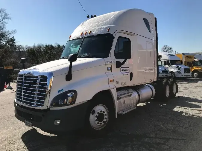 2018 Freightliner X12564ST