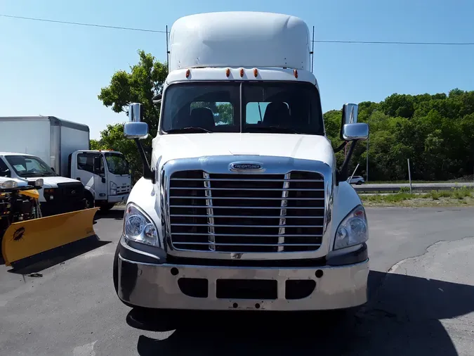 2016 FREIGHTLINER/MERCEDES CASCADIA 125