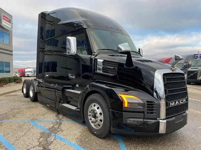 2026 MACK Pioneer 76" High Roof
