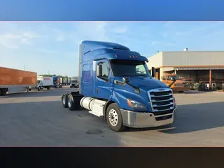 2020 Freightliner Cascadia 126