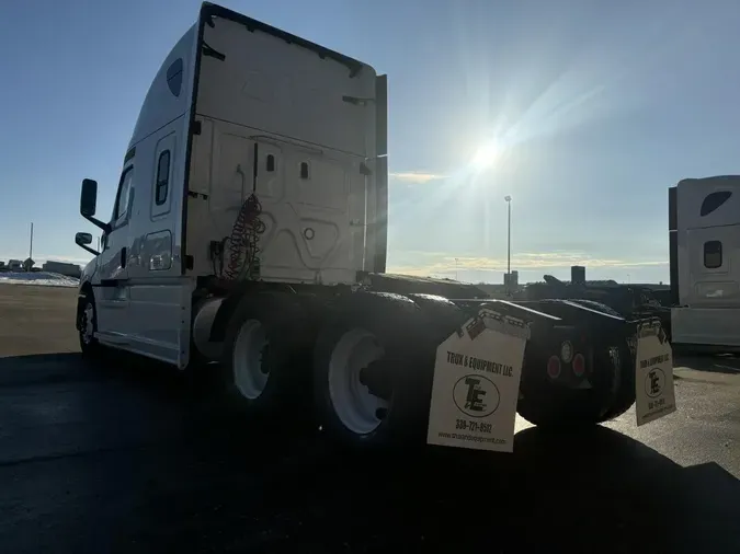 2019 Freightliner New Cascadia 126