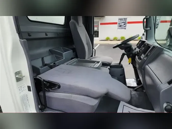 2022 ISUZU NPR-XD