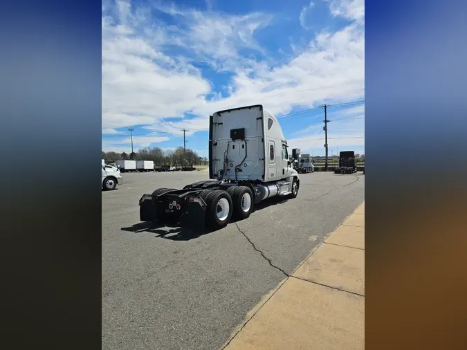 2019 FREIGHTLINER/MERCEDES CASCADIA 125