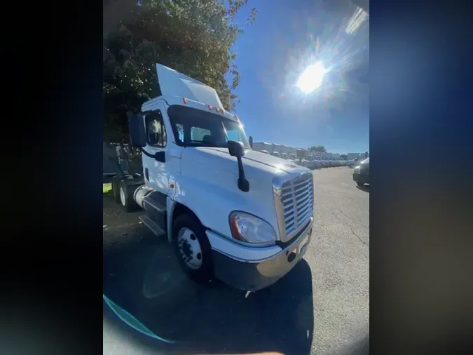 2016 FREIGHTLINER/MERCEDES CASCADIA 125b831236a86b8216a0f6954e5c61f7131