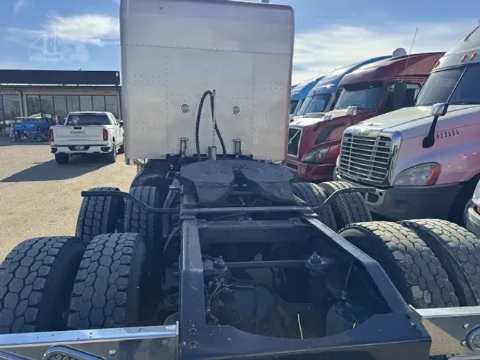 2014 PETERBILT 389