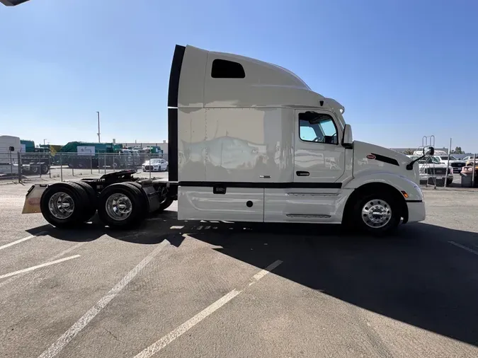 2023 Peterbilt 579