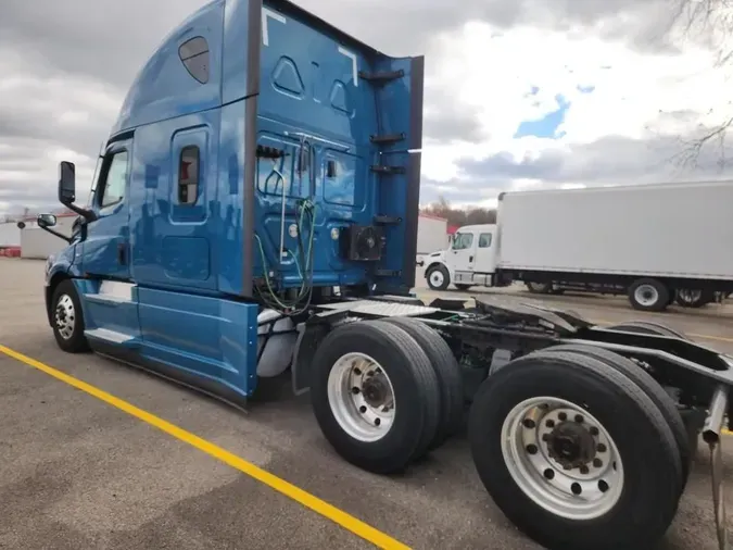 2022 Freightliner Cascadia®b83c35d0f904f3aba14df69a007b196d
