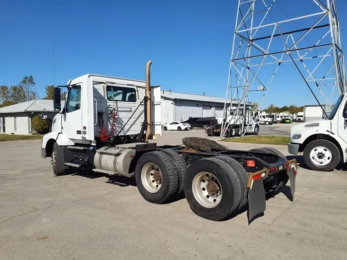 2018 VOLVO VNL64TRACTOR